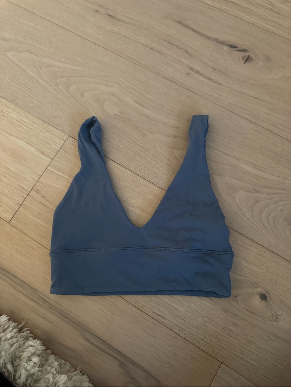 Lululemon Women's Deep V Wireless Sports bra - Slate Blue size 4